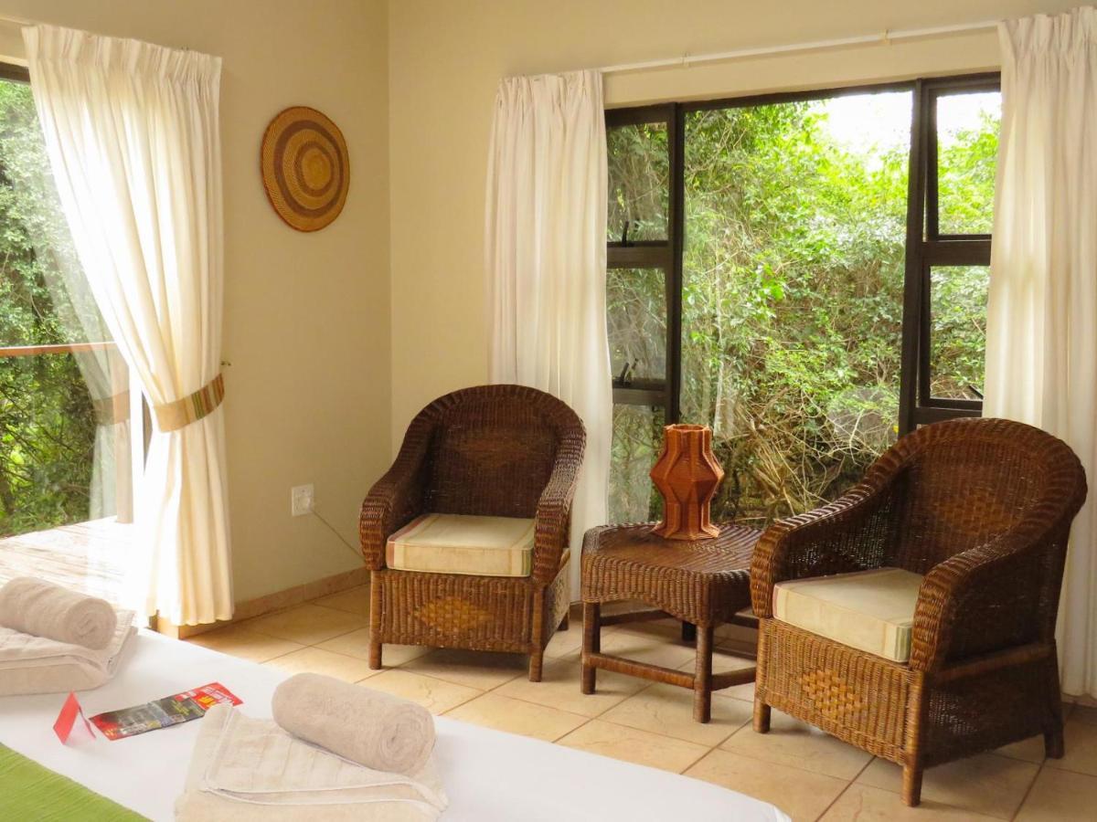 Umkhumbi Lodge Hluhluwe Bagian luar foto