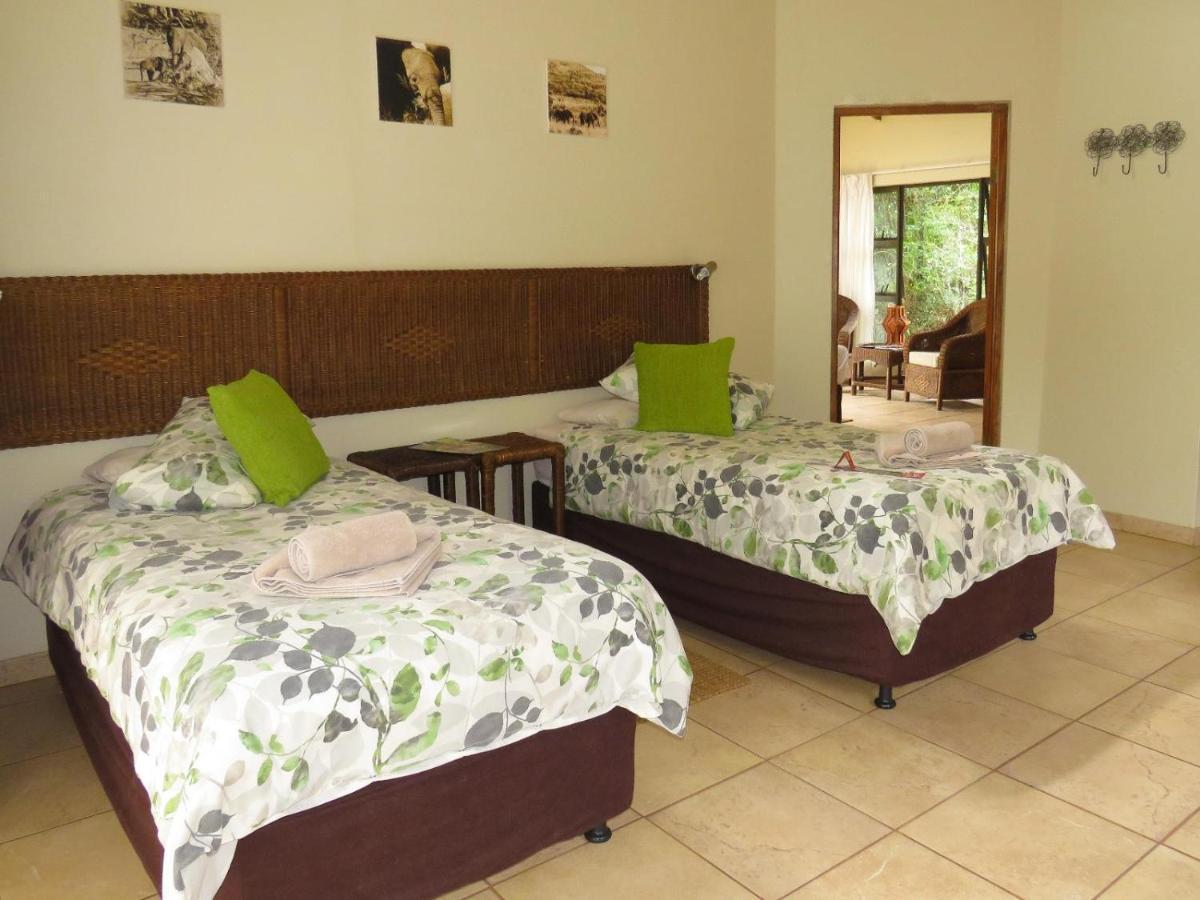 Umkhumbi Lodge Hluhluwe Bagian luar foto