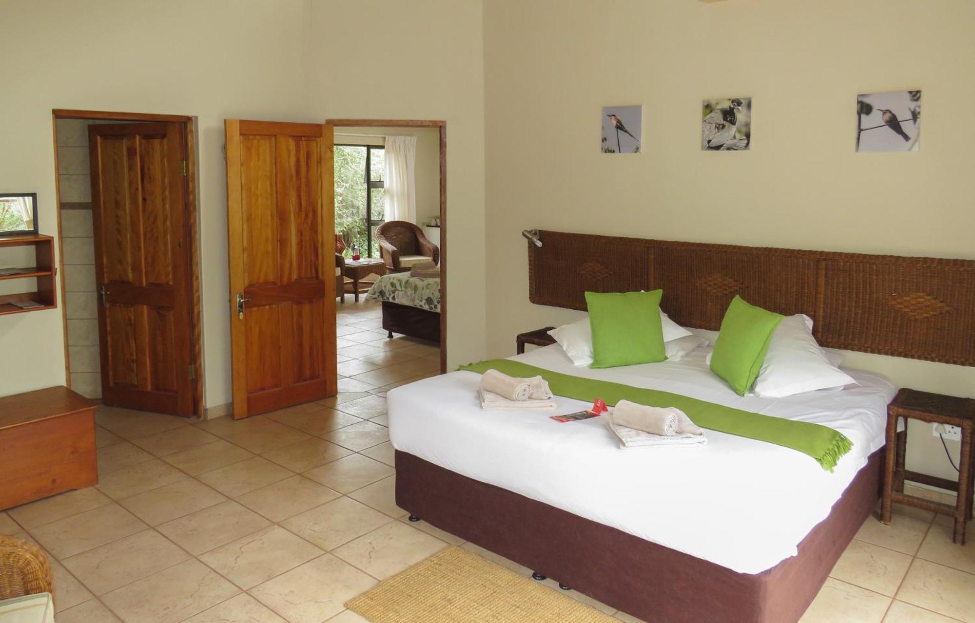 Umkhumbi Lodge Hluhluwe Bagian luar foto