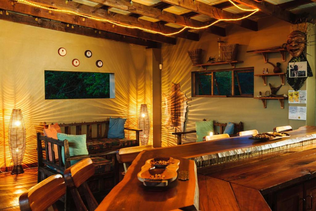 Umkhumbi Lodge Hluhluwe Bagian luar foto