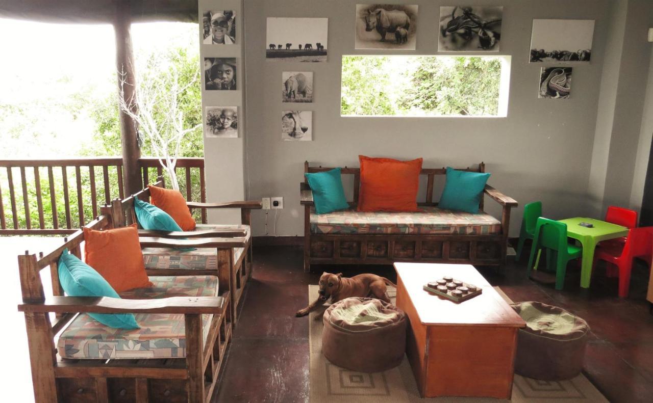 Umkhumbi Lodge Hluhluwe Bagian luar foto