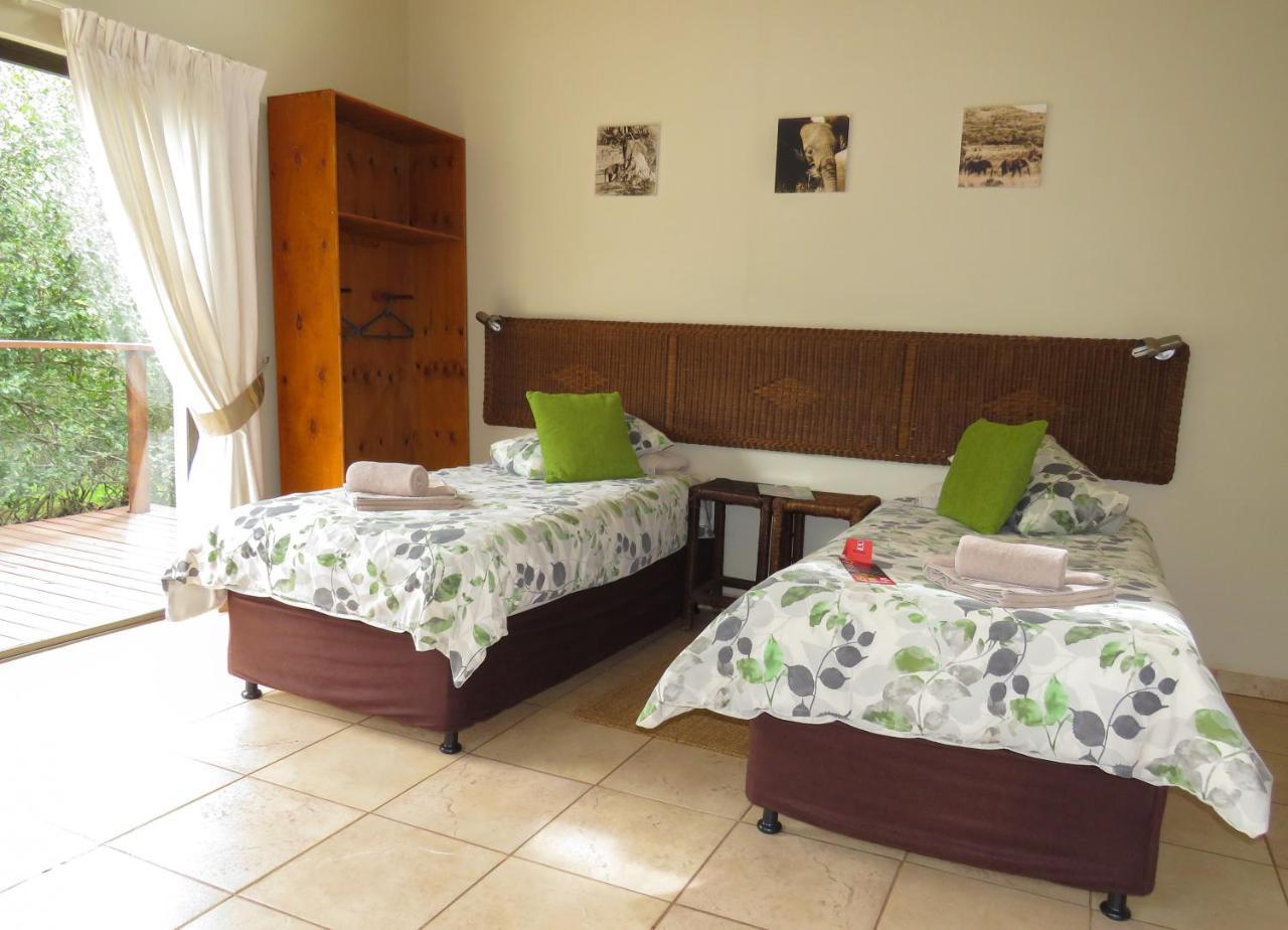 Umkhumbi Lodge Hluhluwe Bagian luar foto
